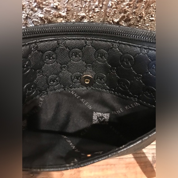 NWOT Anne Klein Black Logo Embossed Wristlet Wallet Clutch Bag - Picture 11 of 14
